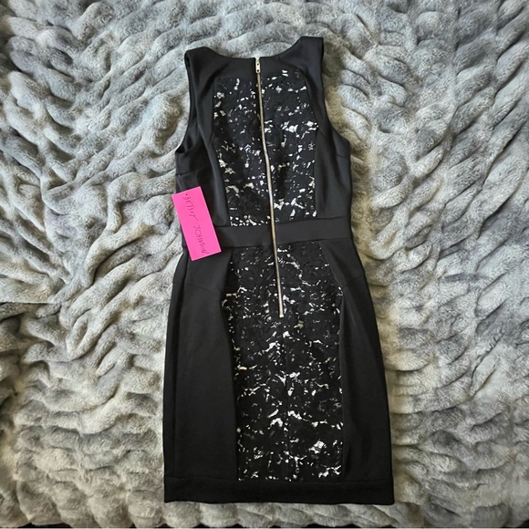 Betsey Johnson Black Lace Bodycon Dress NWT Size 4 ✨ $138 Retail - Picture 4 of 9